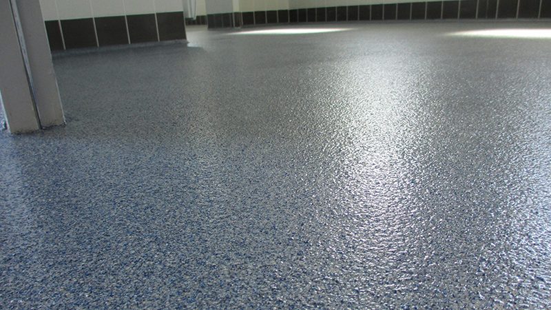 AUTOLISSANT POLYURÉTHANE CIMENT EN QUARTZ COLORÉ​